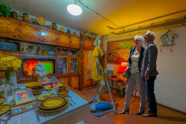 Die Rekonstruktion der Wohnung eines Werftarbeiters aus der kommunistischen Ära der 70er Jahre entlang der Besichtigungsroute "Selfie mit der Volksrepublik Polen" in der Galerie für thematische Ausstellungen des Untergrundweges von Stettin.
